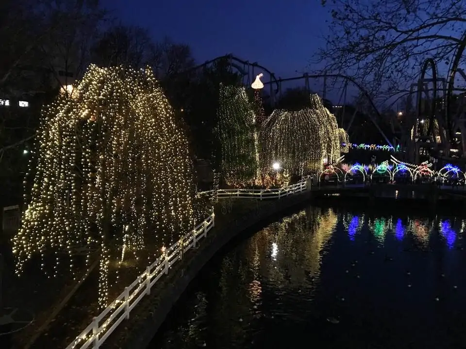 noel holiday lights at hersheypark christmas candylane