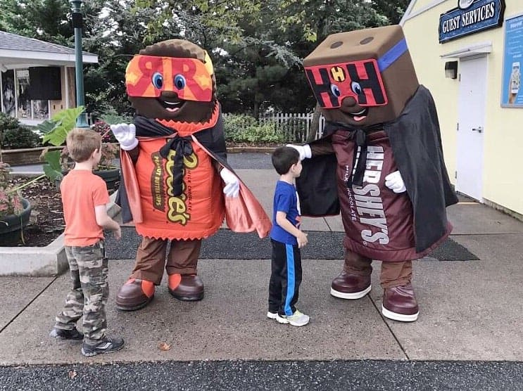 Meeting Halloween Characters Hersheypark