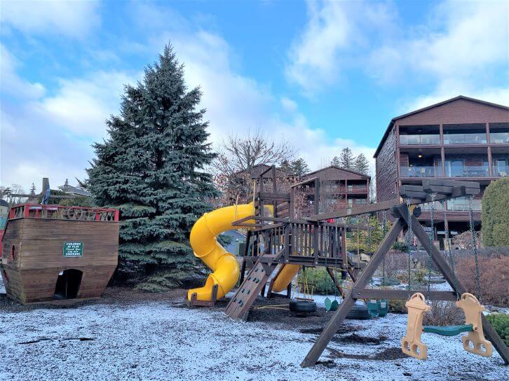 lodge at cresthaven playground.