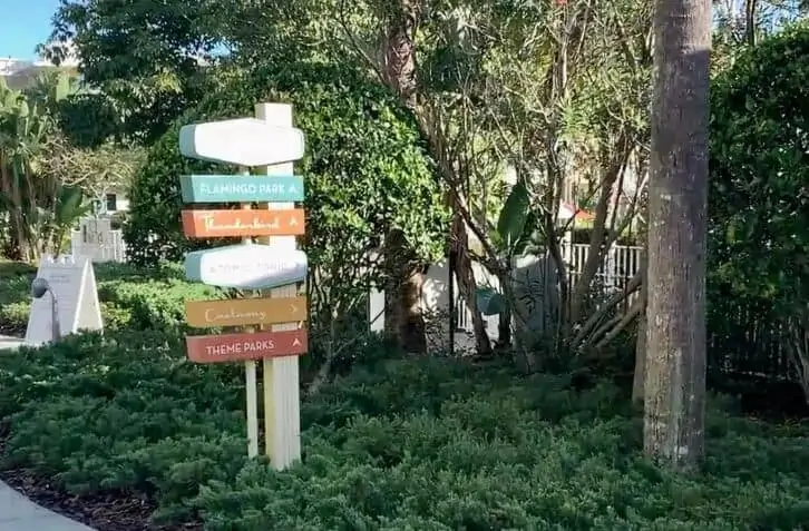 theme park bus stop walkway cabana bay universal orlando-2