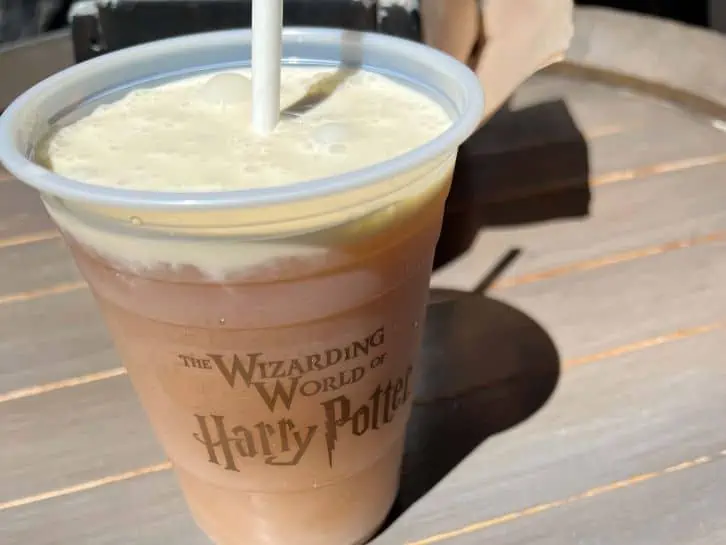 butterbeer at universal studios hollywood harry potter area