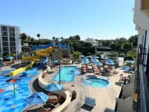 Best Disneyland Good Neighbor Hotel | Courtyard Marriott Anaheim Theme Park Entrance