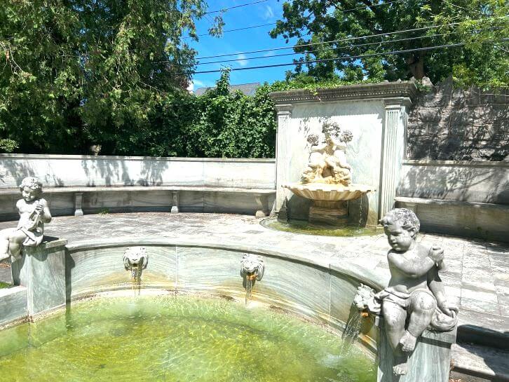 sonnenburg gardens fountain