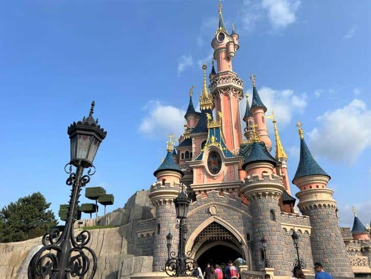 london paris itinerary disneyland