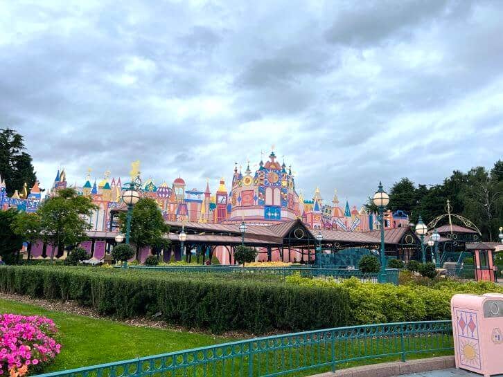 disneyland paris its a small world