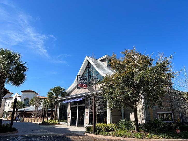 disney springs restaurants cantina