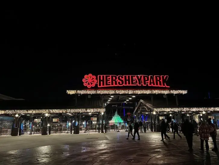 hersheypark entrance for christmas candylane
