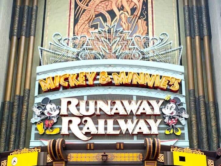 hollywood studios mickey and minnie runaway railway