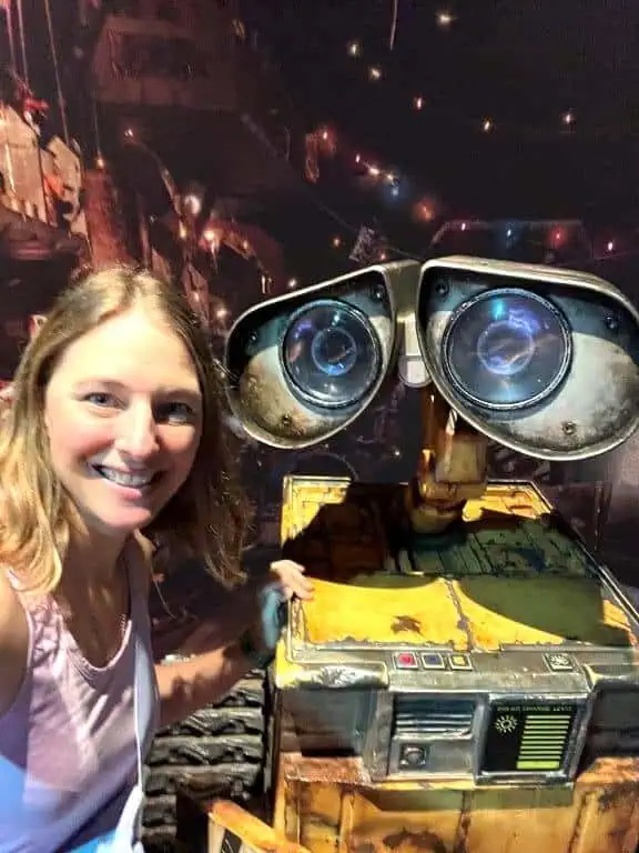 wall-e selfie at the science of pixar