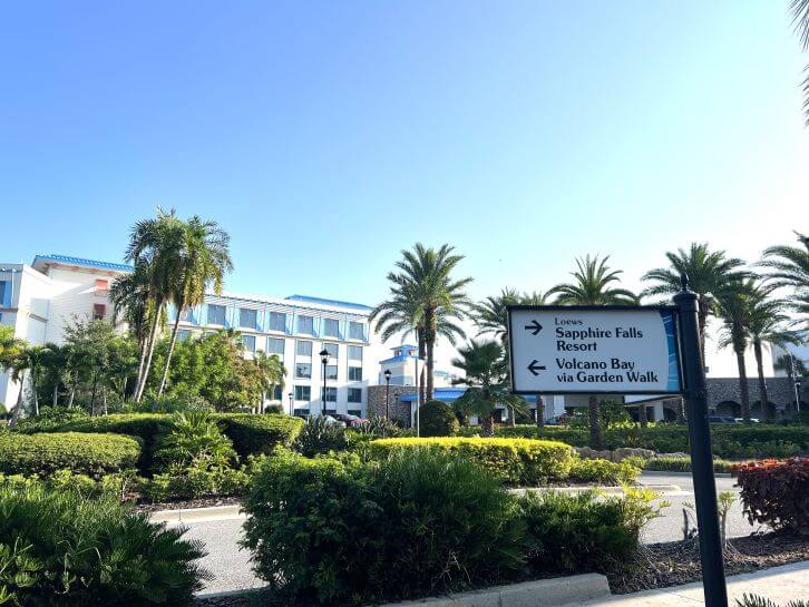 garden walk sign at universal aventura hotel