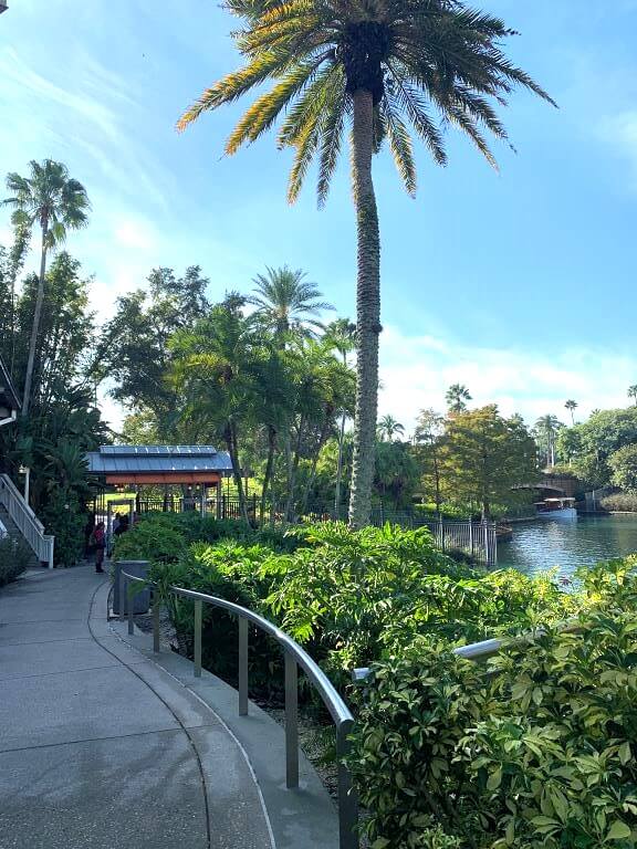 walking path from cabana bay beach resort