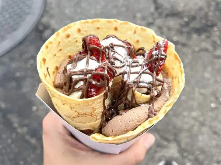 crepe at universal studios