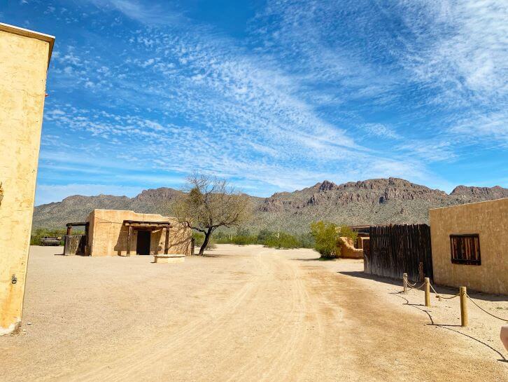 movie set at old tucson