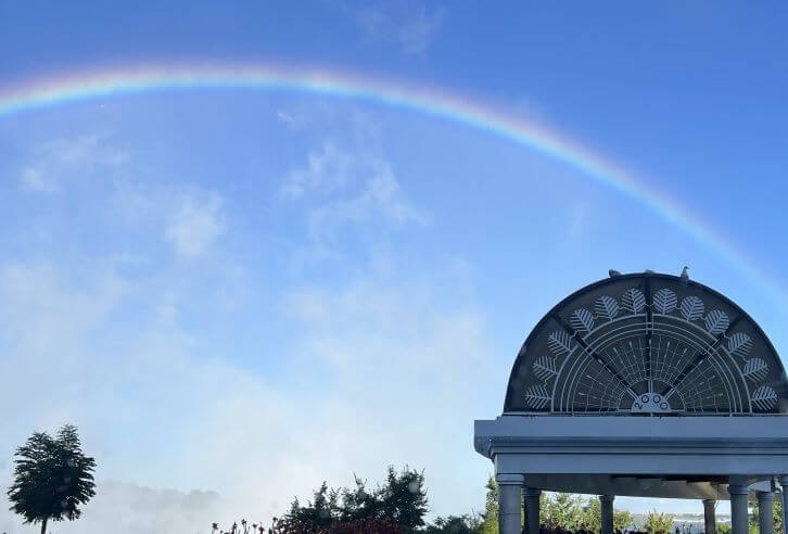 rainbow over niagara falls