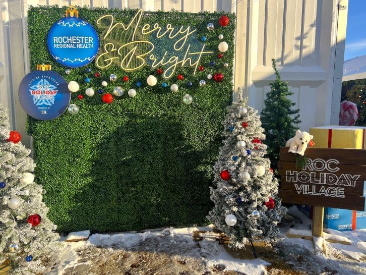 roc holiday village photo op