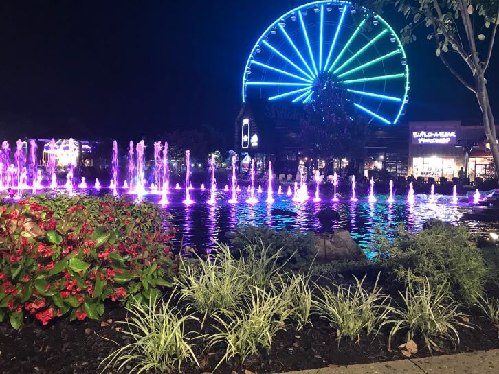 the island fountain show at pigeon forge tennessee