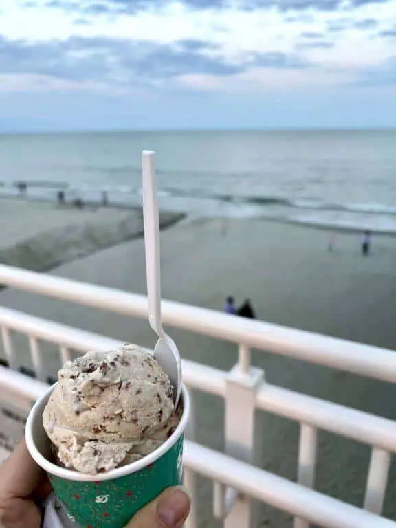 ice cream at surfside pier Drippys