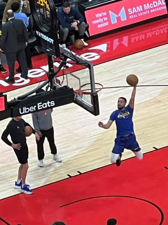 steph curry at warriors vs raptors game