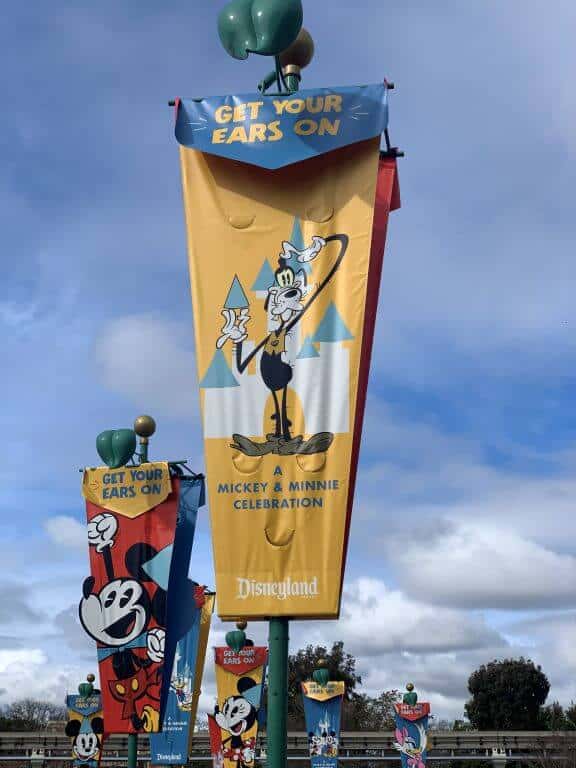 signs at disneyland entrance