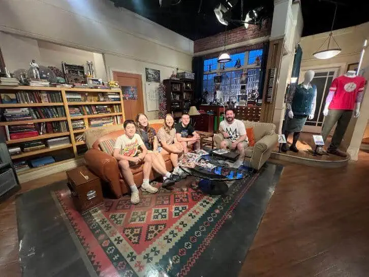 big bang theory couch at warner bros studio tour hollywood