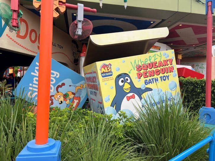 queue for slinky dog dash at hollywood studios disney world