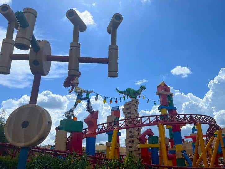 toy story land slinky dog dash at hollywood studios