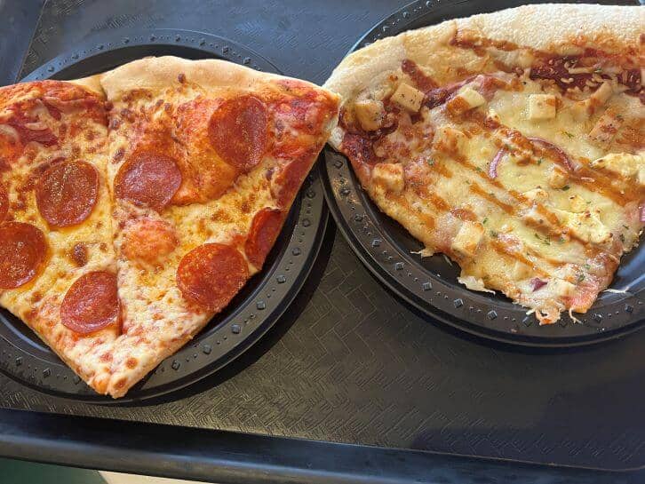 pizza at louies italian restaurant at universal studios florida