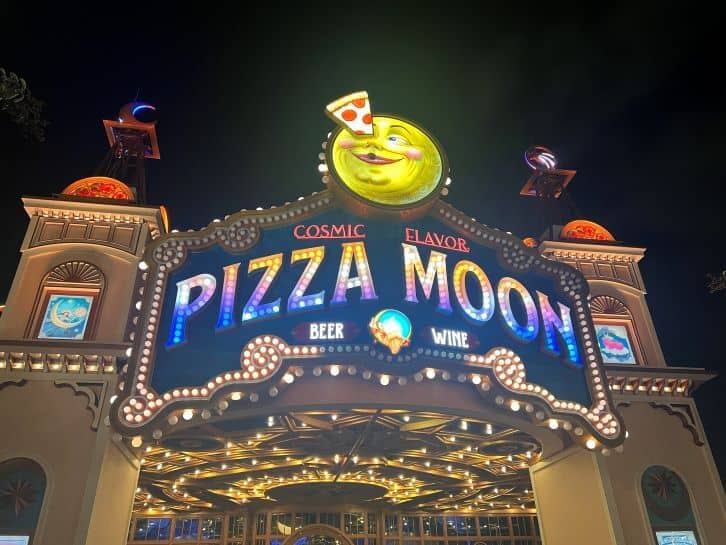pizza moon exterior at night