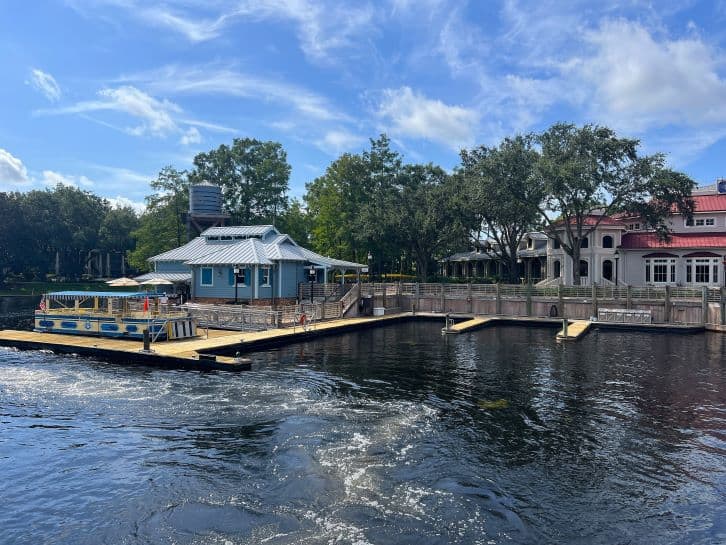 river and boats at disneys port orleans riverside