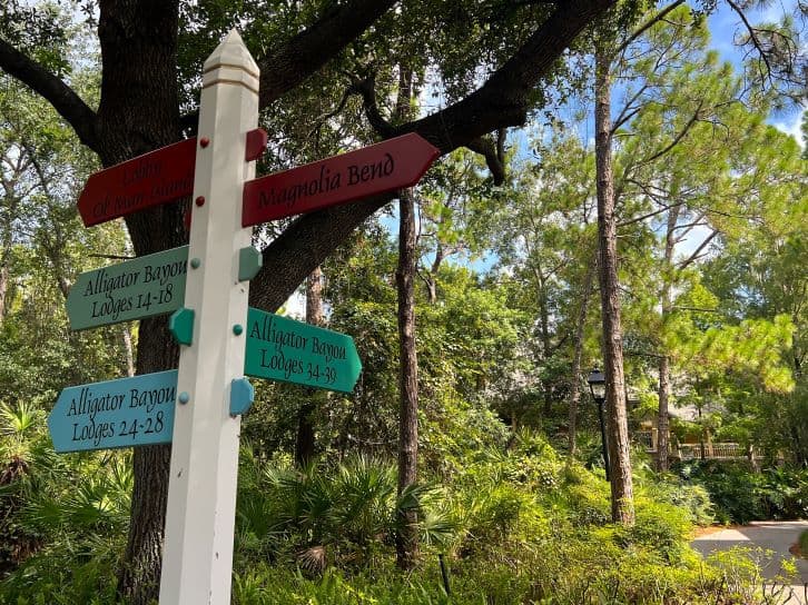 signs along the paths at disneys port orleans riverside resort