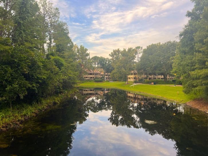 walking path over water at disney port orleans riverside resort